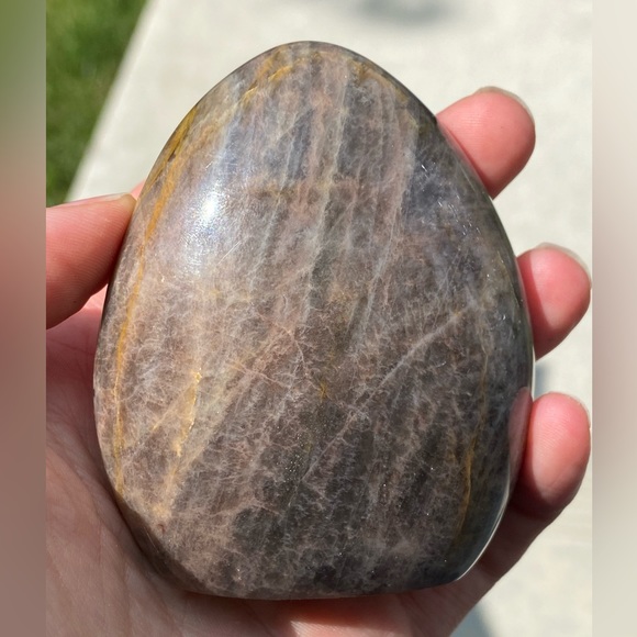 Black moonstone freeform crystal - Picture 4 of 5